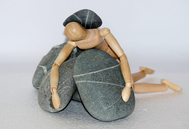 holzfigur-980784_1920 Votre surcharge de travail vous stresse