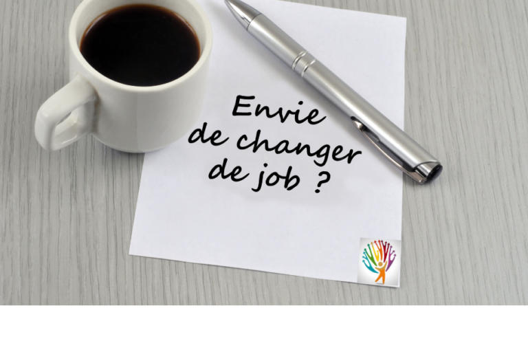 envie de changer de job - café et stylo